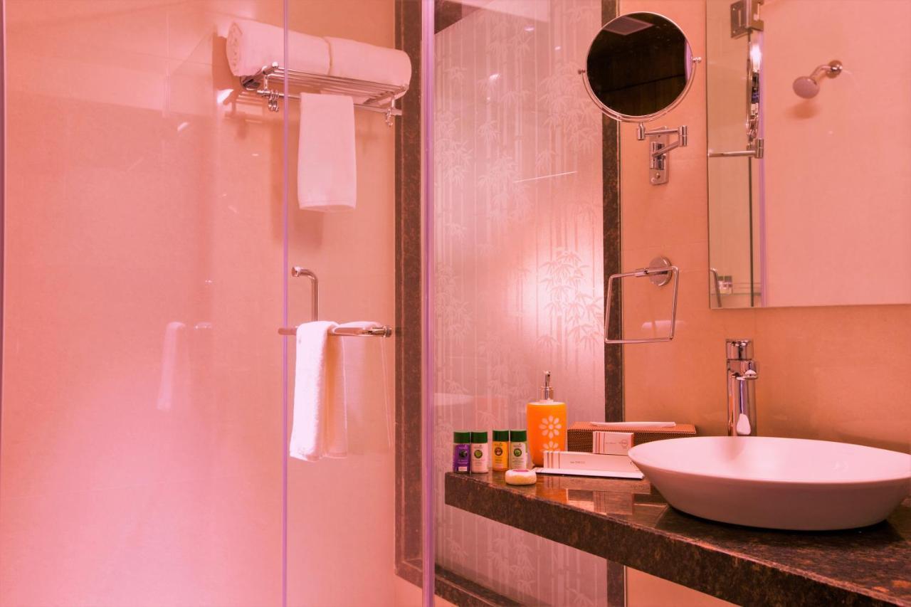 New Hotel Europa Inn Rajkot Bagian luar foto