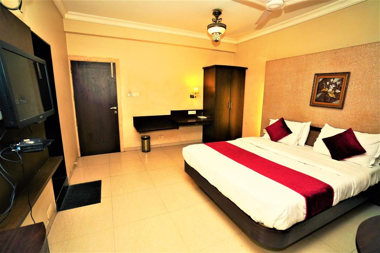 New Hotel Europa Inn Rajkot Bagian luar foto