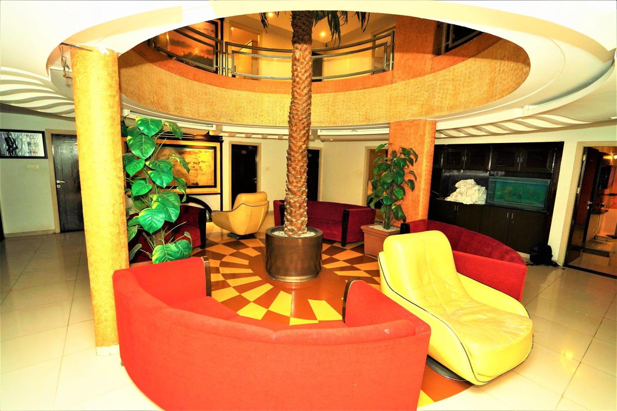 New Hotel Europa Inn Rajkot Bagian luar foto